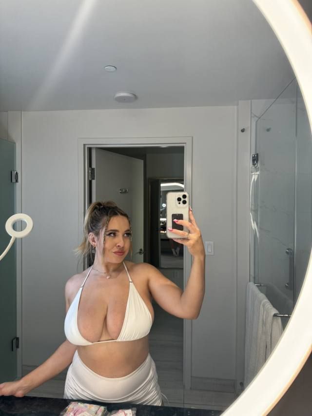 GUESS YOU NEED A SWEET WOMAN WITH CLEAN PUSSY AND TITS💋420 FRIENDLY 💝,READY TO FUCK HARDER . I’M REB BECCA POSSES CLEAN P**** - Image 3